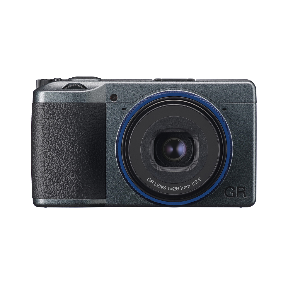 Компактная фотокамера премиум-класса RICOH GR IIIx Urban Edition в комплекте с чехлом GC11